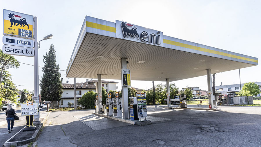 distributore-viadonpollini-15-forli