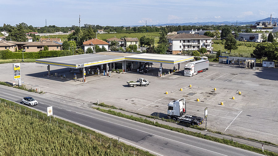 distributore-viacervese-174-forli